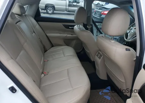 2015 Nissan Altima 2.5 из США, поврежденный, VIN 1N4AL3AP1FN911111